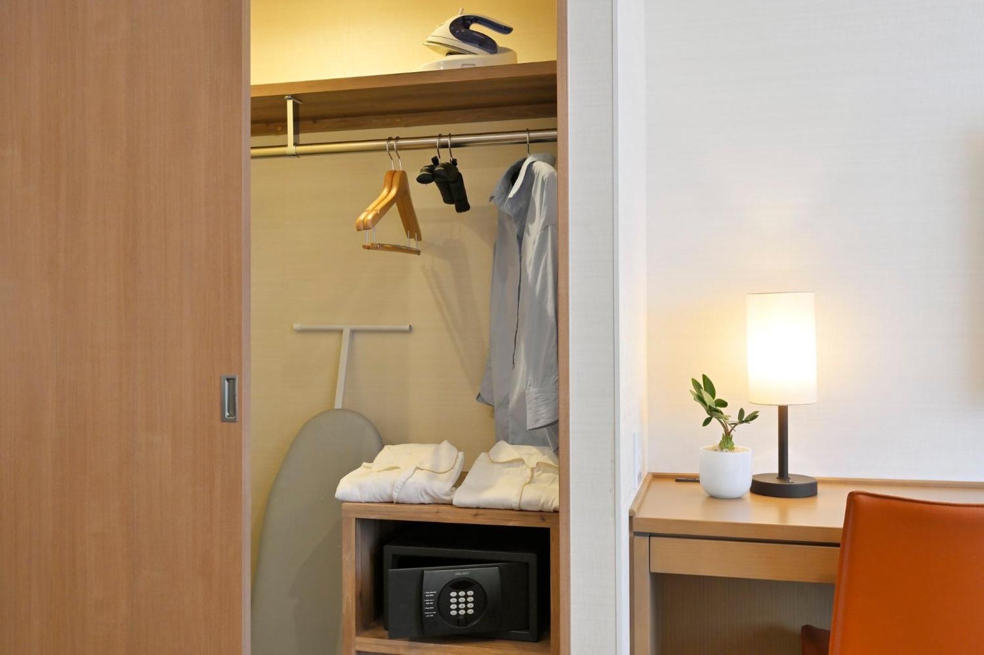 Hotel Inn&suites Shin Osaka, An Ihg