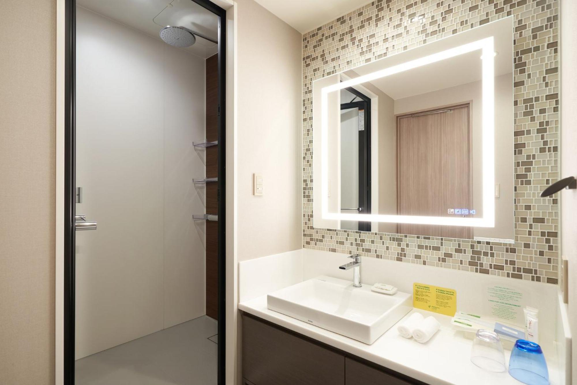 Inn&suites Shin Osaka, An Ihg Hotel 4*