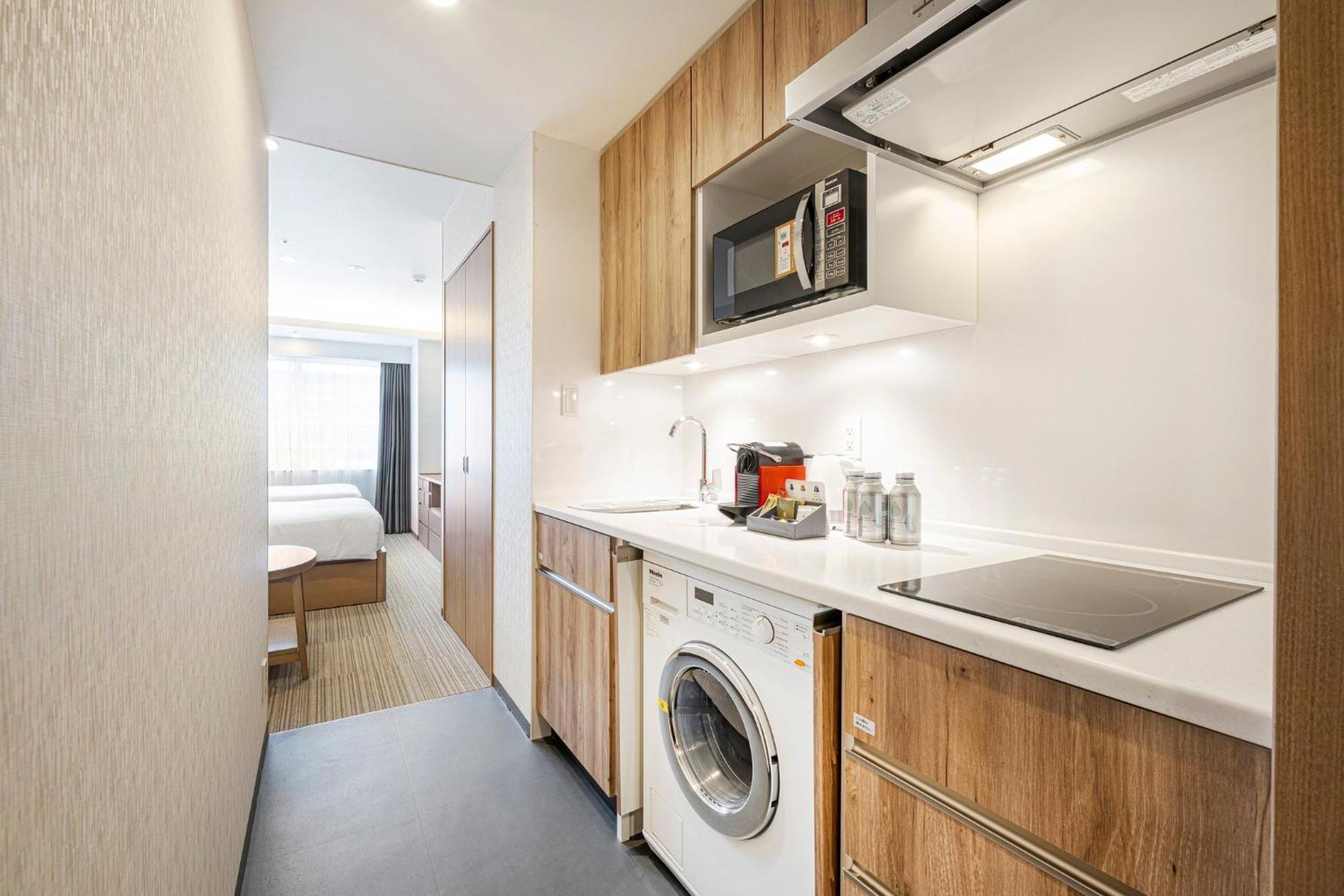 Hotel Inn&suites Shin Osaka, An Ihg 4*